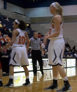 Chelsey Hall and Sydney Vanlandingham get ready for a drive by the Gamecocks. (Jenifer Nicks)