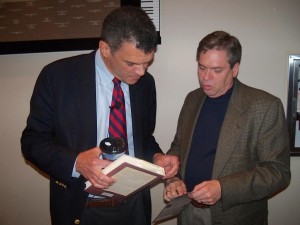 Academic Speaker Mark Whitaker talks with Associate Professor of Communications Dr. Arthur Hunt about his new book after Whitaker’s speech Wednesday, Nov. 16 in Watkins Auditorium. (Richard Robinson)